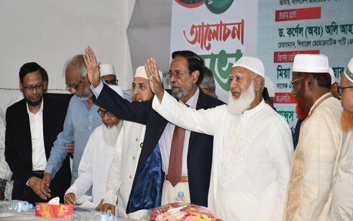 আমিরকে টিটকারি না মেরে সত্যকে গ্রহণ কর: কর্ণেল অলি